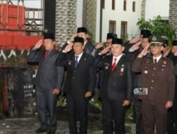 Apel Kehormatan dan Renungan Suci di TMP Puruk Cahu