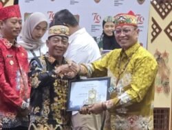 Bupati Heriyus Terima Penghargaan Bangga Kencana dari BKKBN