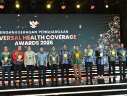 Prestasi Nasional, Pemkab Barito Timur Terima UHC Awards 2026