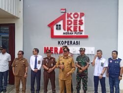 Bupati Barito Timur Tinjau Gerai Koperasi Merah Putih Sekaligus Buka Pasar Murah
