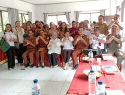 Kunjungi Paju Epat, TP PKK Bartim Bina Kader Posyandu dan Perkuat 6 SPM